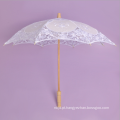 Guarda-chuva de casamento de cetim branco e de renda com guarda-chuvas de madeira guarda-chuva guarda-chuva de parasol
